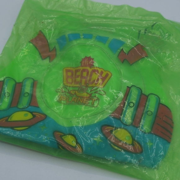 Vintage 1998 Wendy's The Beach Planet Inflatable Kids Meal Toy - Picture 3 of 3